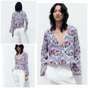 NWT Zara Bright Floral Flower Pattern Bell Sleeves V Neck Blouse L​​​​